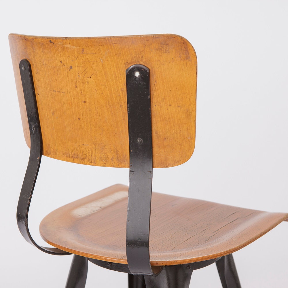 1 of 3 Vintage Industrial Chairs from the 1950s – Sturdy Beech & Metal Design, Timeless Factory Aesthetic - Image 4