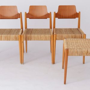 Set of 4 Egon Eiermann SE19 Chairs for Wilde + Spieth, 1953 - Beech Wood & Willow Braid, Vintage Church Chairs with Hymnal Shelf