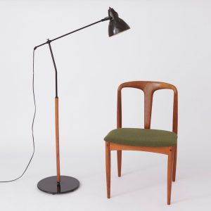 Vintage 1960s-1970s Floor Lamp | Teak Wood & Black Metal, Excellent Condition