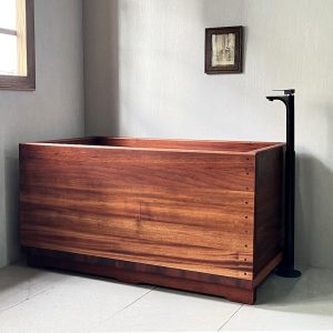 Ofuro Wooden Soaking Bathtub Mahogany Sipo Wood Customizable