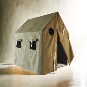 Big Khaki playhouse, playhouse with windows, milk mat