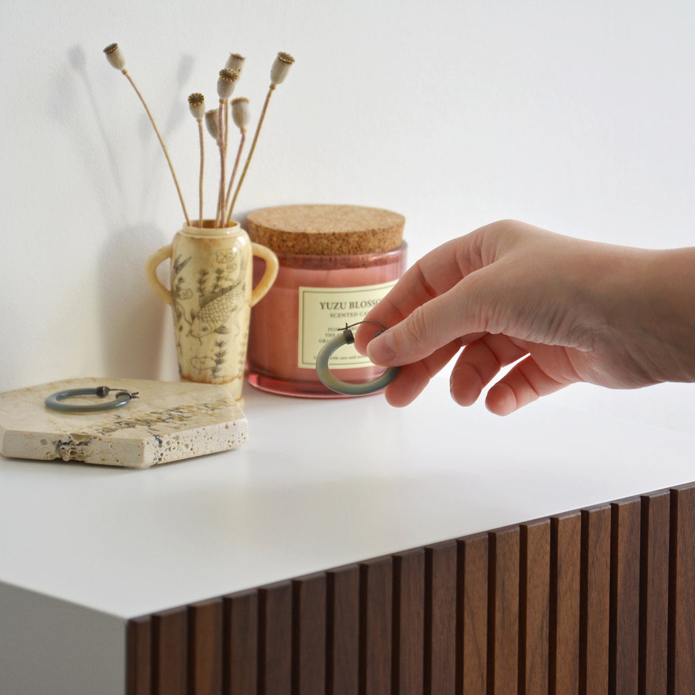 Minimalist fluted nightstand with walnut drawer - Image 9