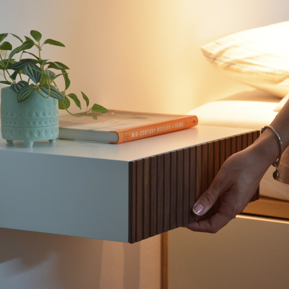 Minimalist fluted nightstand with walnut drawer - Image 6