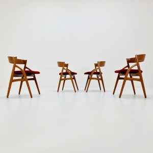 Vintage Danish teak dining charis by johannes Andersen model 16 for Uldum Mobelfabrik, 1960s, set of 4