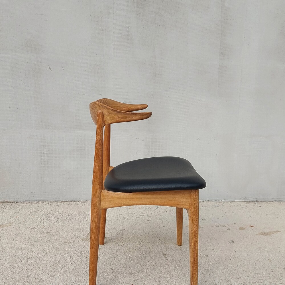 Cow Horn Chair / Cow Horn / Designer Chair / Danish Furniture Design / Danish / Solid Oak / Black Prescott Leather / Knud Færch / 1969's - Image 4