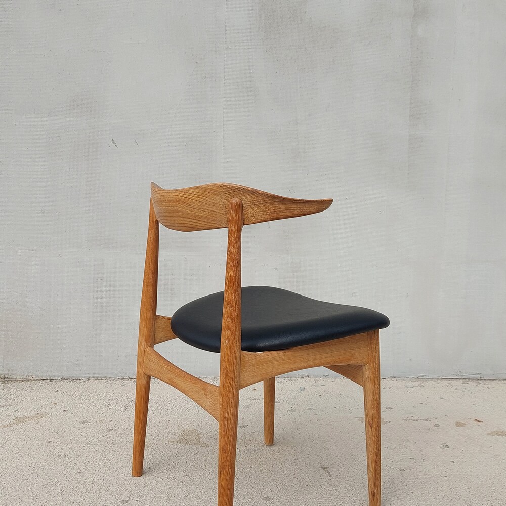 Cow Horn Chair / Cow Horn / Designer Chair / Danish Furniture Design / Danish / Solid Oak / Black Prescott Leather / Knud Færch / 1969's - Image 5
