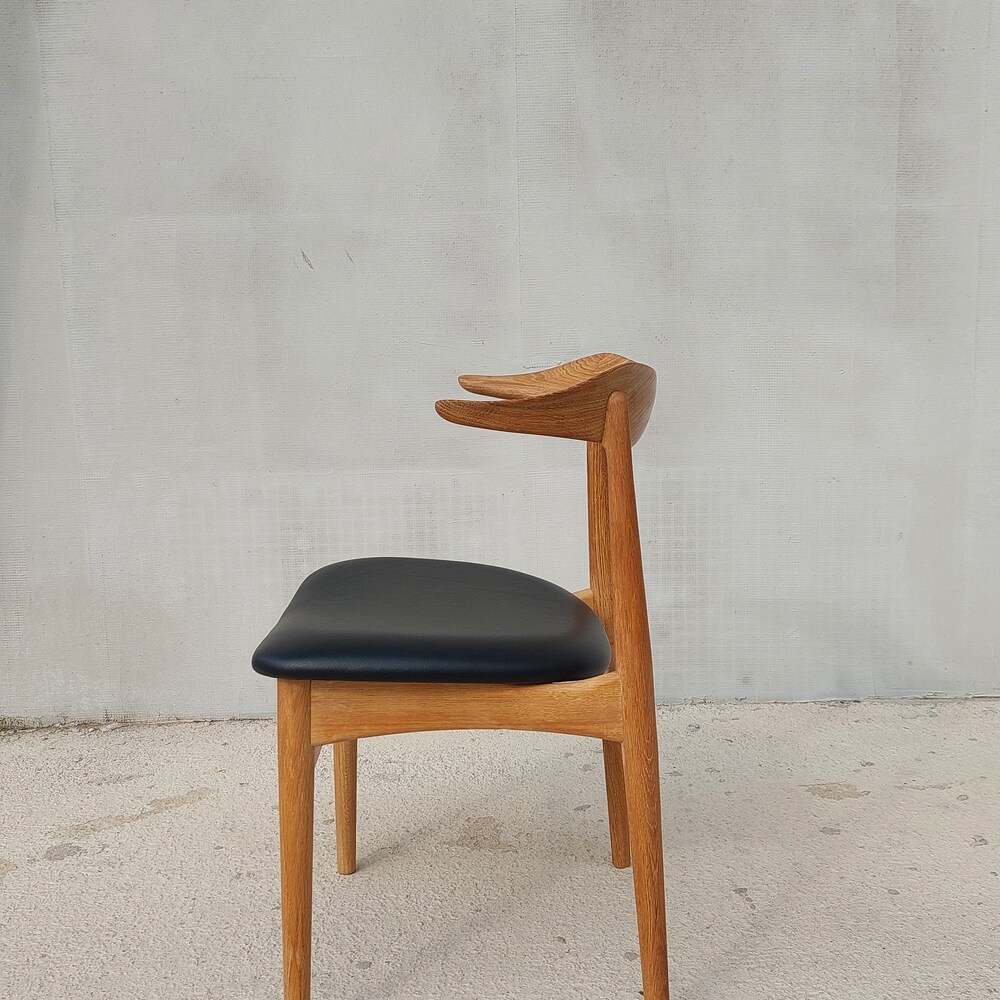 Cow Horn Chair / Cow Horn / Designer Chair / Danish Furniture Design / Danish / Solid Oak / Black Prescott Leather / Knud Færch / 1969's - Image 7