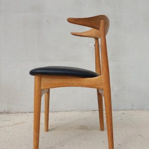 Cow Horn Chair / Cow Horn / Designer Chair / Danish Furniture Design / Danish / Solid Oak / Black Prescott  Leather / Knud Færch / 1969's