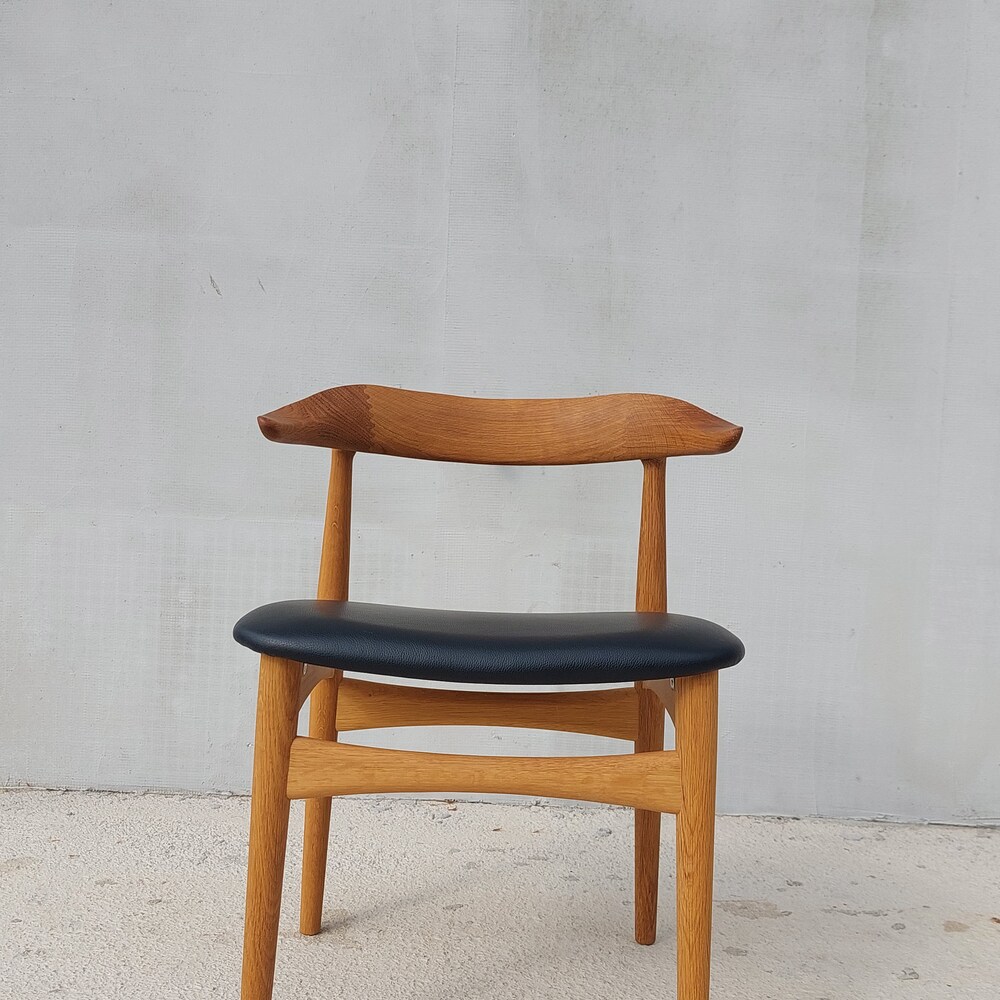Cow Horn Chair / Cow Horn / Designer Chair / Danish Furniture Design / Danish / Solid Oak / Black Prescott Leather / Knud Færch / 1969's - Image 7