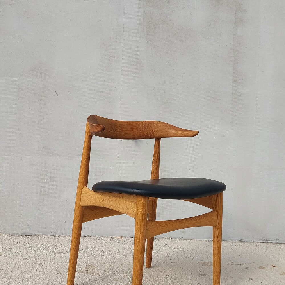 Cow Horn Chair / Cow Horn / Designer Chair / Danish Furniture Design / Danish / Solid Oak / Black Prescott Leather / Knud Færch / 1969's - Image 8