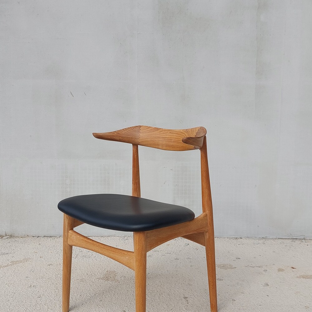 Cow Horn Chair / Cow Horn / Designer Chair / Danish Furniture Design / Danish / Solid Oak / Black Prescott Leather / Knud Færch / 1969's - Image 2