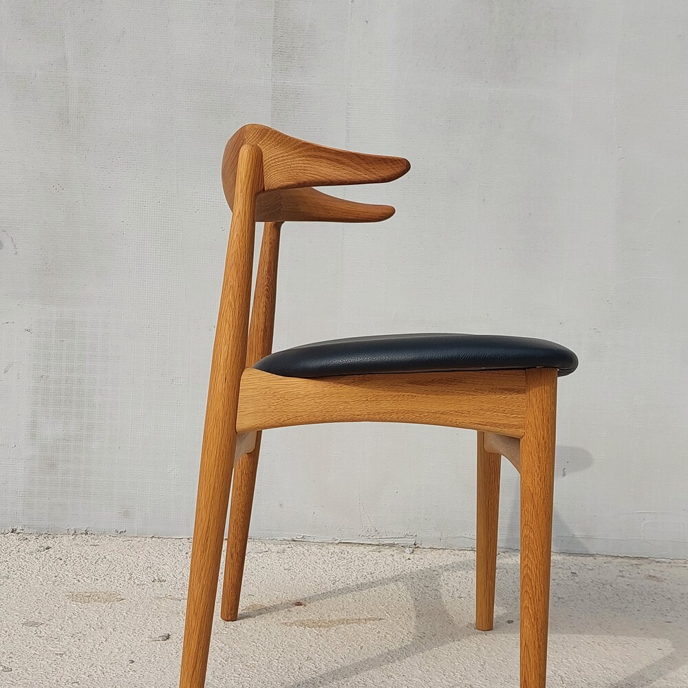 Cow Horn Chair / Cow Horn / Designer Chair / Danish Furniture Design / Danish / Solid Oak / Black Prescott Leather / Knud Færch / 1969's - Image 9