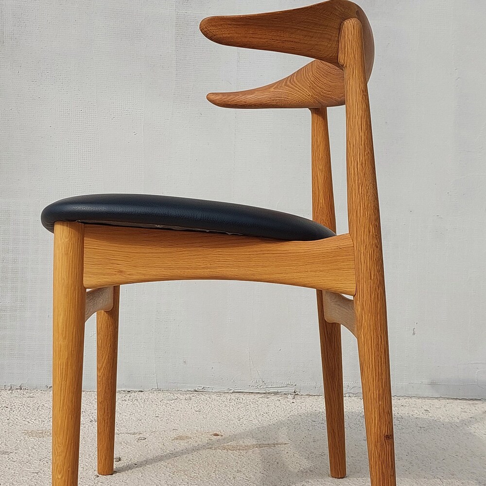 Cow Horn Chair / Cow Horn / Designer Chair / Danish Furniture Design / Danish / Solid Oak / Black Prescott Leather / Knud Færch / 1969's - Image 2