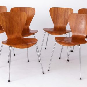 Set of 6 Stacking Chairs | 1960s | Teak plywood | Inspired by Arne Jacobsen's Series 7 | Worldwide Shipping
