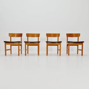 Mid Century Dansih Oak and Leather chair by Børge Mogensen for Fredericia stolfabrik, 1960s Set of 4