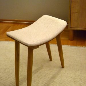 Mono Minimalist Wooden Stool – Handmade Beech Wood Legs, Easy Assembly, Modern Small Bench for Entryway or Bedroom, Scandinavian Style