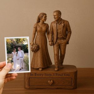 Custom Figurine Gift from Photo – Handmade Wood Sculpture of Couple, Personalized Wedding Decor, Rustic Anniversary Keepsake
