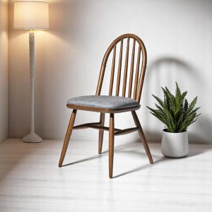 Classic Wood Chair - Handcrafted Solid Oak, Comfortable Dining & Desk Seating, Rustic Home Decor, Timeless Furniture Gift