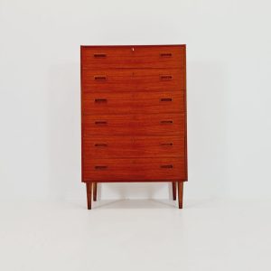 Midcentury Danish teak chest of drawers / drawer dresser / cabinet, 1960s